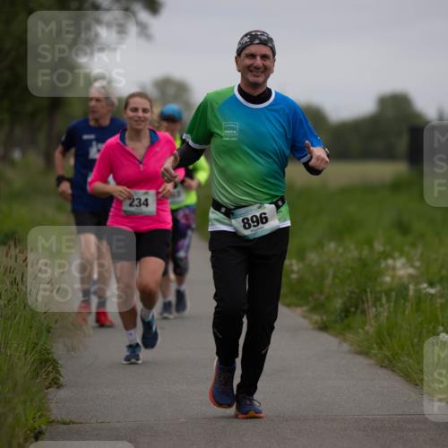 04.05.2025 - 8. Wedeler Halbmarathon Michael Strokosch http://msf.ph/oto/7816555 04.05.2025 11:13:55 Laufen 234, 896, 311 meine-sportfotos.de