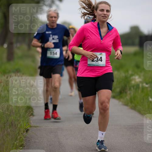 04.05.2025 - 8. Wedeler Halbmarathon Michael Strokosch http://msf.ph/oto/7816562 04.05.2025 11:13:58 Laufen 154, 234 meine-sportfotos.de