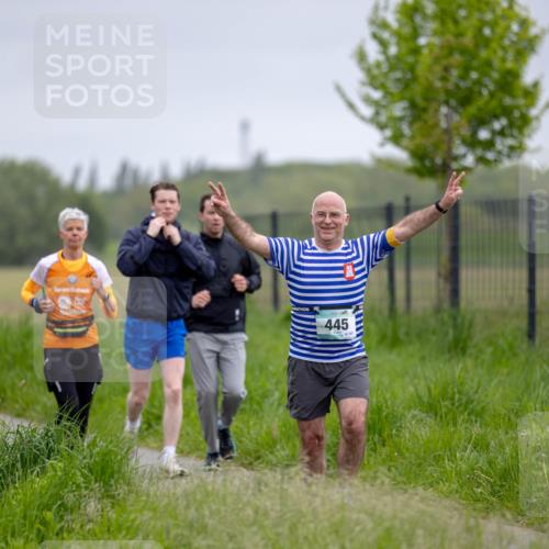 04.05.2025 - 8. Wedeler Halbmarathon Michael Strokosch http://msf.ph/oto/7816565 04.05.2025 11:14:12 Laufen 445, 107 meine-sportfotos.de