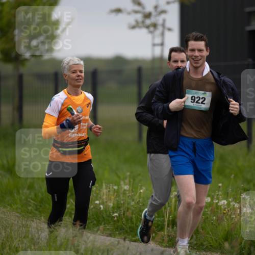 04.05.2025 - 8. Wedeler Halbmarathon Michael Strokosch http://msf.ph/oto/7816580 04.05.2025 11:14:16 Laufen 922 meine-sportfotos.de