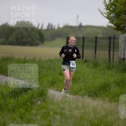 04.05.2025 - 8. Wedeler Halbmarathon Michael Strokosch http://msf.ph/oto/7816586 04.05.2025 11:14:26 Laufen 970 meine-sportfotos.de