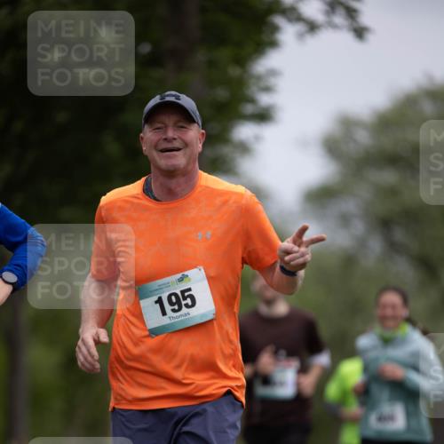 04.05.2025 - 8. Wedeler Halbmarathon Michael Strokosch http://msf.ph/oto/7816603 04.05.2025 11:15:05 Laufen 195, 95 meine-sportfotos.de