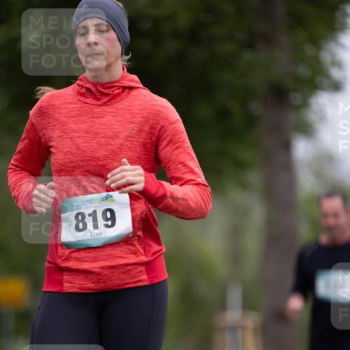 04.05.2025 - 8. Wedeler Halbmarathon Michael Strokosch http://msf.ph/oto/7816610 04.05.2025 11:15:14 Laufen 56, 819 meine-sportfotos.de