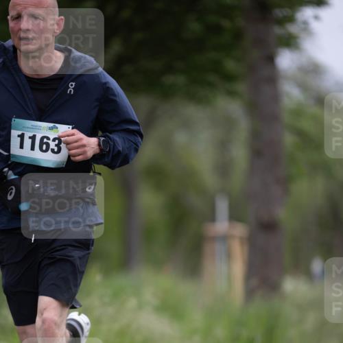 04.05.2025 - 8. Wedeler Halbmarathon Michael Strokosch http://msf.ph/oto/7816619 04.05.2025 11:15:23 Laufen 70, 6, 1163 meine-sportfotos.de