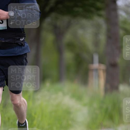 04.05.2025 - 8. Wedeler Halbmarathon Michael Strokosch http://msf.ph/oto/7816620 04.05.2025 11:15:23 Laufen 375, 7 meine-sportfotos.de