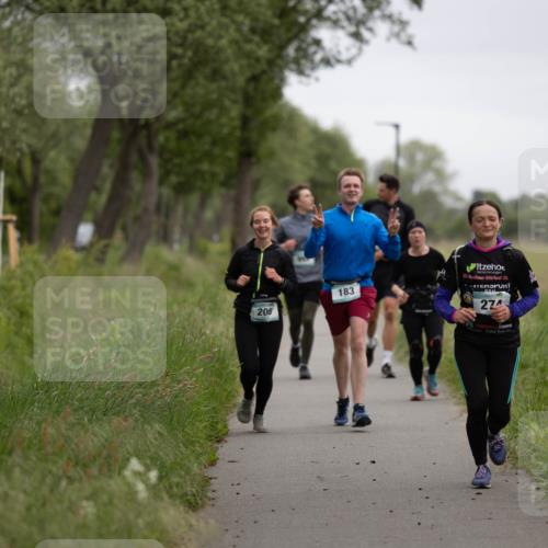 04.05.2025 - 8. Wedeler Halbmarathon Michael Strokosch http://msf.ph/oto/7816623 04.05.2025 11:15:42 Laufen 205, 183, 20, 21, 27 meine-sportfotos.de