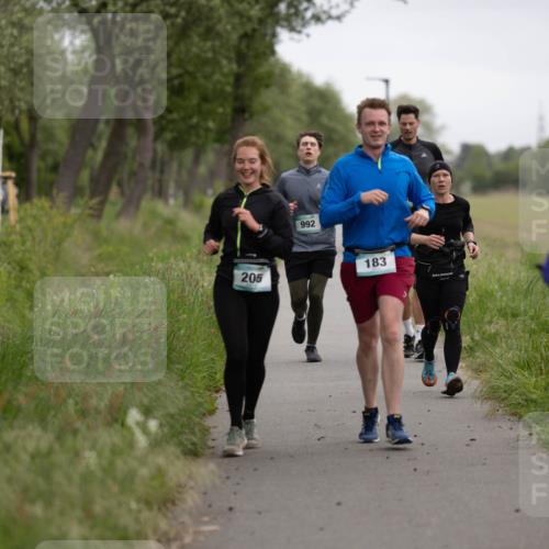 04.05.2025 - 8. Wedeler Halbmarathon Michael Strokosch http://msf.ph/oto/7816626 04.05.2025 11:15:45 Laufen 205, 992, 183, 274 meine-sportfotos.de