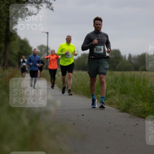 04.05.2025 - 8. Wedeler Halbmarathon Michael Strokosch http://msf.ph/oto/7816650 04.05.2025 11:16:16 Laufen 335 meine-sportfotos.de