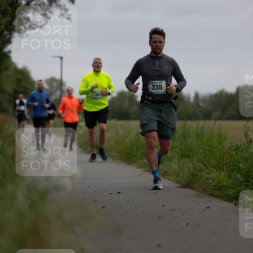 04.05.2025 - 8. Wedeler Halbmarathon Michael Strokosch http://msf.ph/oto/7816652 04.05.2025 11:16:16 Laufen 335 meine-sportfotos.de