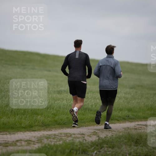 04.05.2025 - 8. Wedeler Halbmarathon Michael Strokosch http://msf.ph/oto/7816682 04.05.2025 11:31:35 Laufen  meine-sportfotos.de