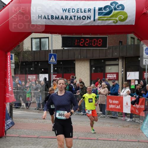 04.05.2025 - 8. Wedeler Halbmarathon Felixshl http://msf.ph/oto/7816683 04.05.2025 11:22:06 Ziel 35, 869, 977 meine-sportfotos.de