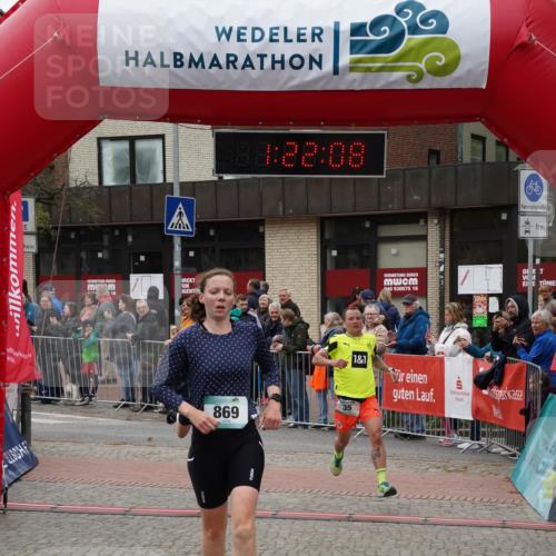 04.05.2025 - 8. Wedeler Halbmarathon Felixshl http://msf.ph/oto/7816692 04.05.2025 11:22:06 Ziel 35, 869, 977 meine-sportfotos.de