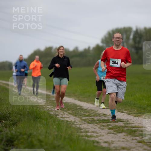04.05.2025 - 8. Wedeler Halbmarathon Michael Strokosch http://msf.ph/oto/7816711 04.05.2025 11:32:19 Laufen 304 meine-sportfotos.de