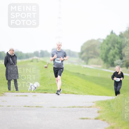 04.05.2025 - 8. Wedeler Halbmarathon Michael Strokosch http://msf.ph/oto/7816726 04.05.2025 11:38:15 Laufen 595, 974 meine-sportfotos.de