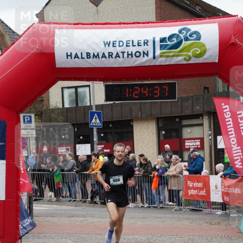 04.05.2025 - 8. Wedeler Halbmarathon Felixshl http://msf.ph/oto/7816916 04.05.2025 11:24:35 Ziel 998, 1199 meine-sportfotos.de