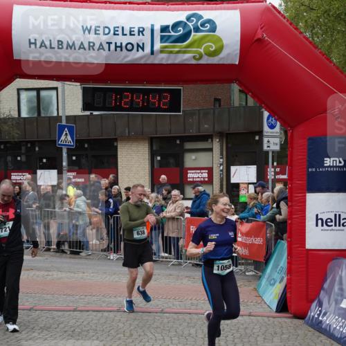 04.05.2025 - 8. Wedeler Halbmarathon Felixshl http://msf.ph/oto/7816930 04.05.2025 11:24:41 Ziel 626, 638, 721, 827, 998, 1058, 1199 meine-sportfotos.de