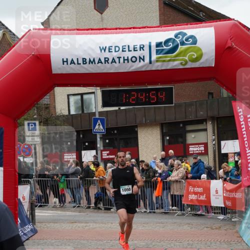 04.05.2025 - 8. Wedeler Halbmarathon Felixshl http://msf.ph/oto/7816953 04.05.2025 11:24:52 Ziel 1050, 1126 meine-sportfotos.de