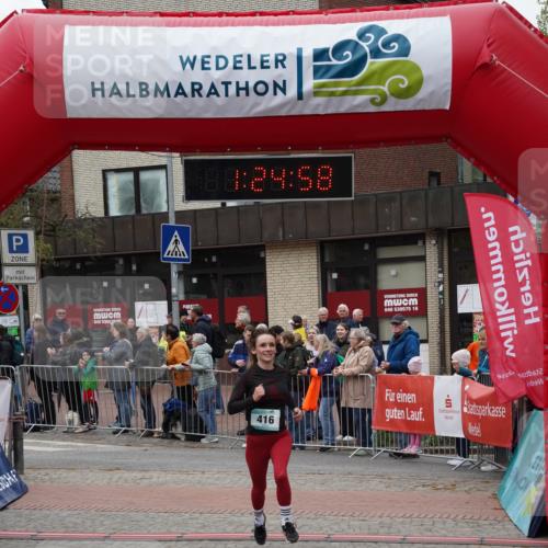 04.05.2025 - 8. Wedeler Halbmarathon Felixshl http://msf.ph/oto/7816960 04.05.2025 11:24:56 Ziel 416, 1050, 1126 meine-sportfotos.de