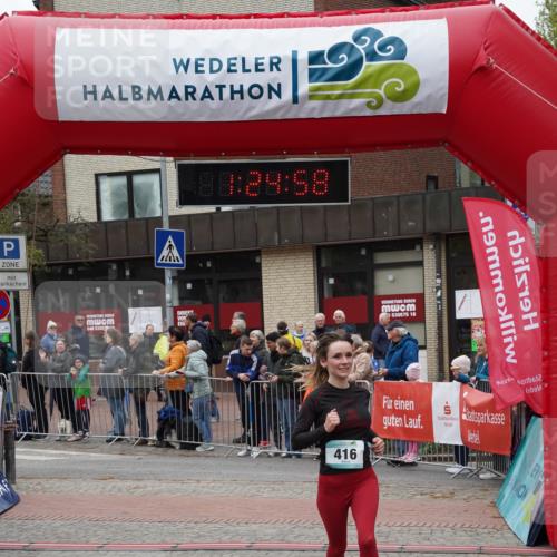 04.05.2025 - 8. Wedeler Halbmarathon Felixshl http://msf.ph/oto/7816964 04.05.2025 11:24:56 Ziel 416, 1050, 1126 meine-sportfotos.de
