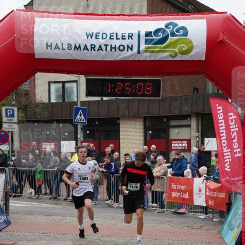 04.05.2025 - 8. Wedeler Halbmarathon Felixshl http://msf.ph/oto/7816970 04.05.2025 11:25:06 Ziel 1093, 1176 meine-sportfotos.de