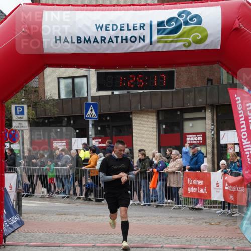 04.05.2025 - 8. Wedeler Halbmarathon Felixshl http://msf.ph/oto/7816980 04.05.2025 11:25:15 Ziel 1074 meine-sportfotos.de