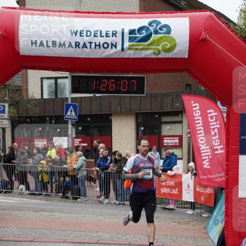 04.05.2025 - 8. Wedeler Halbmarathon Felixshl http://msf.ph/oto/7817024 04.05.2025 11:26:05 Ziel 166, 1123 meine-sportfotos.de