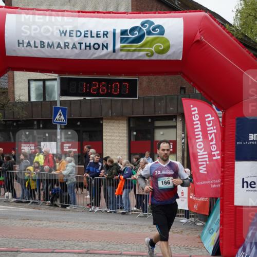 04.05.2025 - 8. Wedeler Halbmarathon Felixshl http://msf.ph/oto/7817026 04.05.2025 11:26:05 Ziel 166, 1123 meine-sportfotos.de