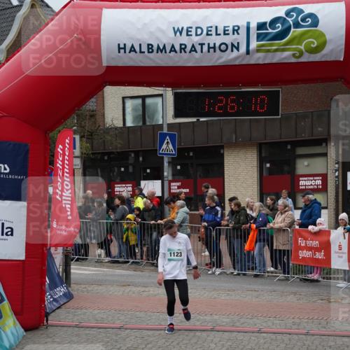 04.05.2025 - 8. Wedeler Halbmarathon Felixshl http://msf.ph/oto/7817029 04.05.2025 11:26:08 Ziel 166, 1123 meine-sportfotos.de