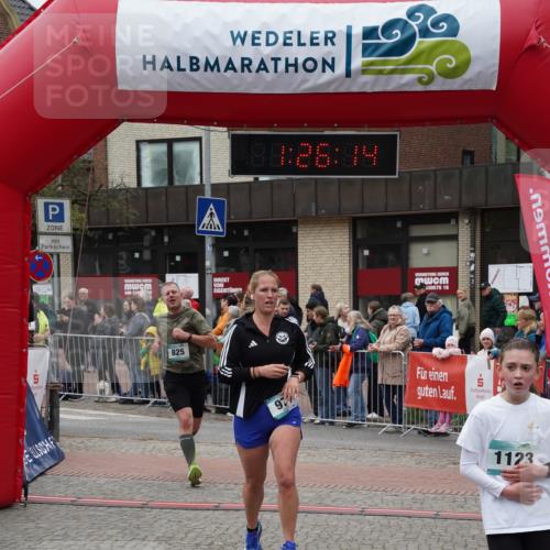 04.05.2025 - 8. Wedeler Halbmarathon Felixshl http://msf.ph/oto/7817039 04.05.2025 11:26:12 Ziel 801, 825, 978, 1123 meine-sportfotos.de