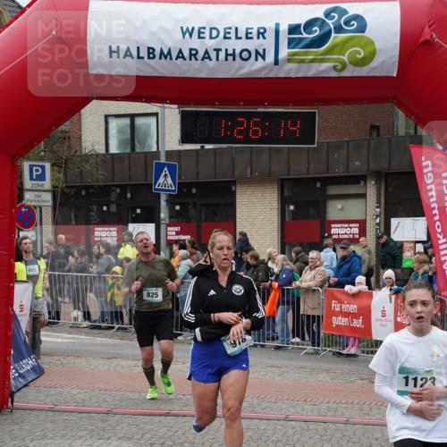 04.05.2025 - 8. Wedeler Halbmarathon Felixshl http://msf.ph/oto/7817040 04.05.2025 11:26:12 Ziel 801, 825, 978, 1123 meine-sportfotos.de
