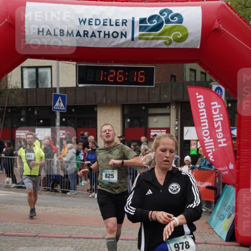 04.05.2025 - 8. Wedeler Halbmarathon Felixshl http://msf.ph/oto/7817042 04.05.2025 11:26:14 Ziel 801, 825, 978, 1123 meine-sportfotos.de