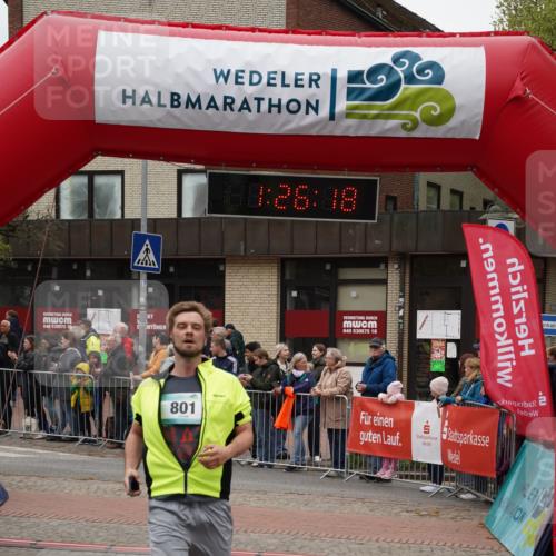 04.05.2025 - 8. Wedeler Halbmarathon Felixshl http://msf.ph/oto/7817050 04.05.2025 11:26:16 Ziel 801, 825, 978 meine-sportfotos.de