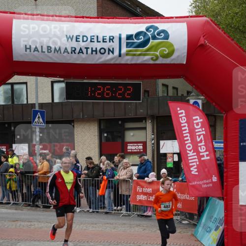 04.05.2025 - 8. Wedeler Halbmarathon Felixshl http://msf.ph/oto/7817057 04.05.2025 11:26:20 Ziel 482, 485, 801, 923 meine-sportfotos.de