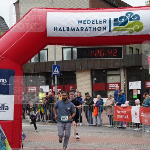 04.05.2025 - 8. Wedeler Halbmarathon Felixshl http://msf.ph/oto/7817091 04.05.2025 11:26:40 Ziel 643, 918, 919, 957, 1188 meine-sportfotos.de