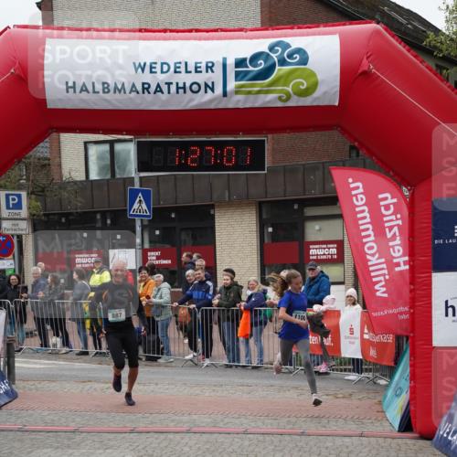 04.05.2025 - 8. Wedeler Halbmarathon Felixshl http://msf.ph/oto/7817108 04.05.2025 11:26:59 Ziel 887, 1100 meine-sportfotos.de