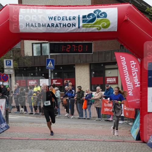 04.05.2025 - 8. Wedeler Halbmarathon Felixshl http://msf.ph/oto/7817110 04.05.2025 11:26:59 Ziel 887, 1100 meine-sportfotos.de