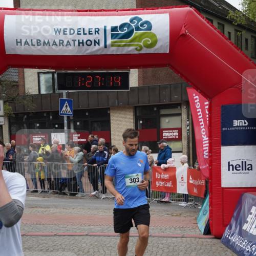 04.05.2025 - 8. Wedeler Halbmarathon Felixshl http://msf.ph/oto/7817130 04.05.2025 11:27:12 Ziel 303, 352 meine-sportfotos.de