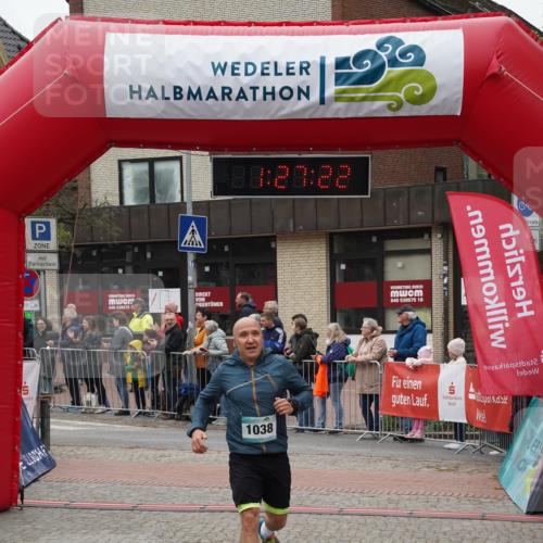 04.05.2025 - 8. Wedeler Halbmarathon Felixshl http://msf.ph/oto/7817147 04.05.2025 11:27:20 Ziel 509, 1038, 1198, 1201 meine-sportfotos.de
