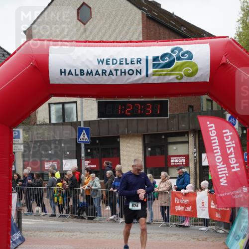 04.05.2025 - 8. Wedeler Halbmarathon Felixshl http://msf.ph/oto/7817163 04.05.2025 11:27:29 Ziel 674, 705, 1198, 1201 meine-sportfotos.de