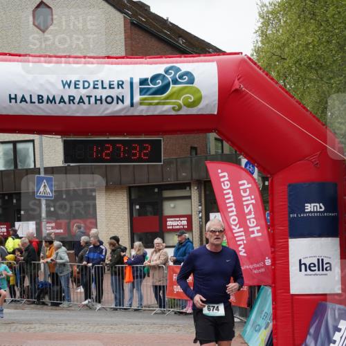 04.05.2025 - 8. Wedeler Halbmarathon Felixshl http://msf.ph/oto/7817169 04.05.2025 11:27:30 Ziel 674, 705 meine-sportfotos.de