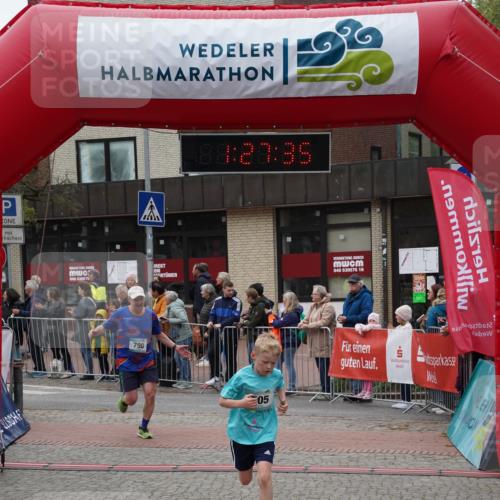 04.05.2025 - 8. Wedeler Halbmarathon Felixshl http://msf.ph/oto/7817172 04.05.2025 11:27:33 Ziel 674, 705, 790 meine-sportfotos.de