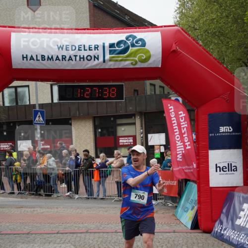 04.05.2025 - 8. Wedeler Halbmarathon Felixshl http://msf.ph/oto/7817184 04.05.2025 11:27:36 Ziel 705, 790, 1081, 1208 meine-sportfotos.de