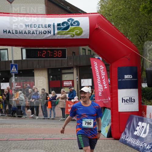 04.05.2025 - 8. Wedeler Halbmarathon Felixshl http://msf.ph/oto/7817187 04.05.2025 11:27:36 Ziel 705, 790, 1081, 1208 meine-sportfotos.de