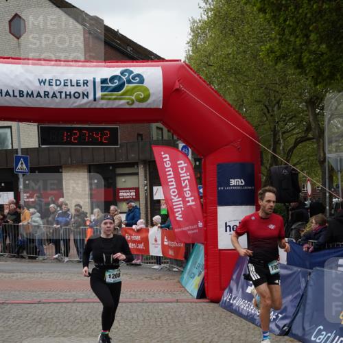 04.05.2025 - 8. Wedeler Halbmarathon Felixshl http://msf.ph/oto/7817193 04.05.2025 11:27:40 Ziel 790, 862, 1081, 1208 meine-sportfotos.de