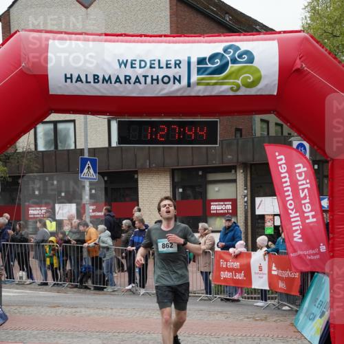 04.05.2025 - 8. Wedeler Halbmarathon Felixshl http://msf.ph/oto/7817201 04.05.2025 11:27:42 Ziel 862, 1081, 1208 meine-sportfotos.de