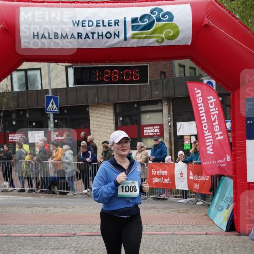 04.05.2025 - 8. Wedeler Halbmarathon Felixshl http://msf.ph/oto/7817239 04.05.2025 11:28:04 Ziel 1008 meine-sportfotos.de
