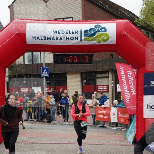 04.05.2025 - 8. Wedeler Halbmarathon Felixshl http://msf.ph/oto/7817251 04.05.2025 11:28:17 Ziel 372, 836, 1096, 1195 meine-sportfotos.de
