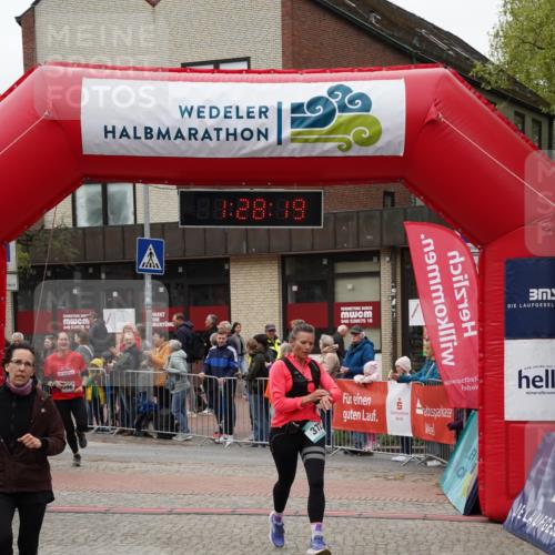 04.05.2025 - 8. Wedeler Halbmarathon Felixshl http://msf.ph/oto/7817252 04.05.2025 11:28:18 Ziel 372, 836, 1096, 1195 meine-sportfotos.de