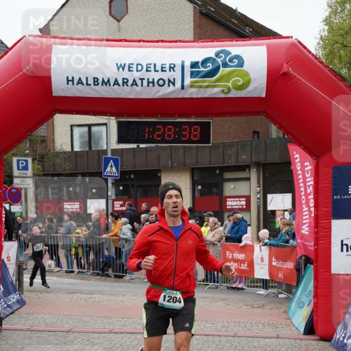 04.05.2025 - 8. Wedeler Halbmarathon Felixshl http://msf.ph/oto/7817272 04.05.2025 11:28:36 Ziel 227, 1204 meine-sportfotos.de