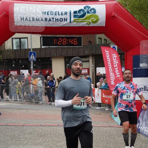 04.05.2025 - 8. Wedeler Halbmarathon Felixshl http://msf.ph/oto/7817291 04.05.2025 11:28:44 Ziel 27, 227, 228, 301 meine-sportfotos.de